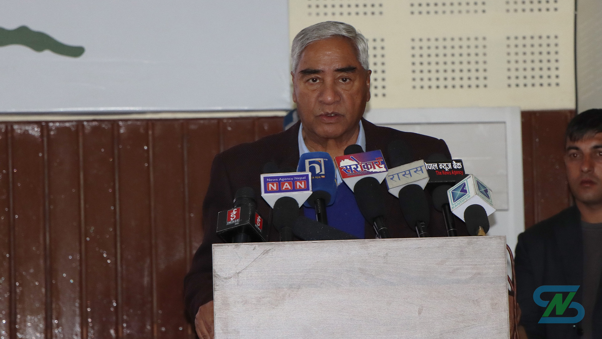 जलवायु परिवर्तनका असर न्यूनीकरणका लागि विद्युतीय सवारीसाधनको प्रयोग बढाऔं : देउवा
